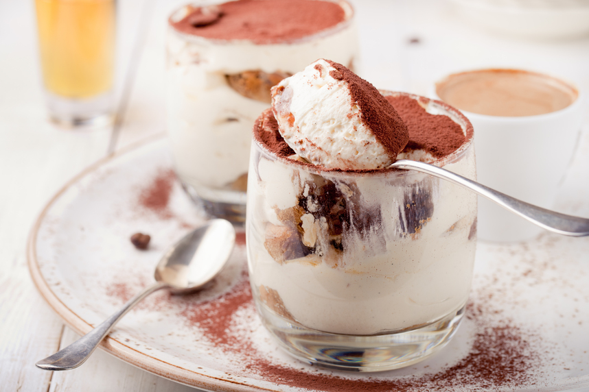 Was kann man zu Tiramisu trinken? Passende Liköre und Weine Was kann man zu Tiramisu trinken? Passende Liköre und Weine